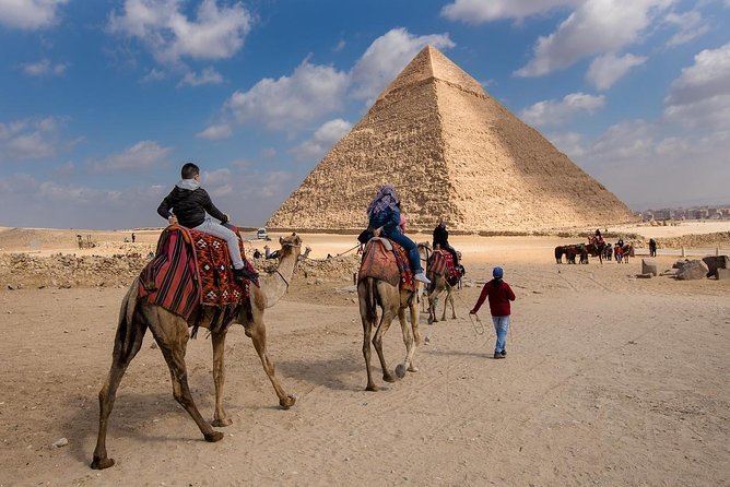 Guide on how to visit the Sphinx and Pyramids of Giza