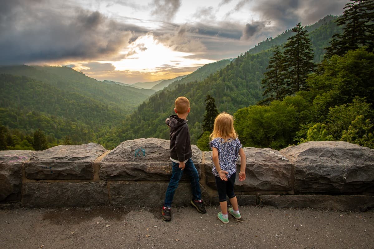 Kids spotting wildlife along Sugarloaf Key Trail in Great Smoky Mountains, Tennessee