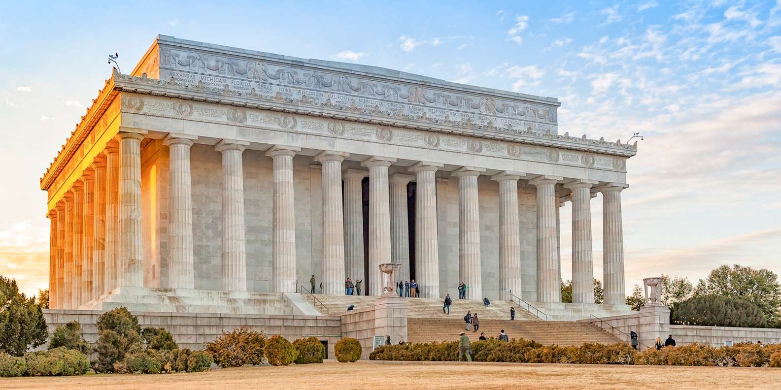 Lincoln Memorial in Washington DC, a key US travel activity