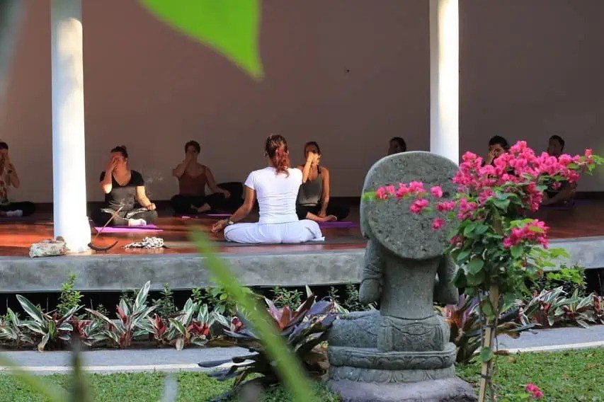 Yoga retreats near me with beautiful nature views and serene settings