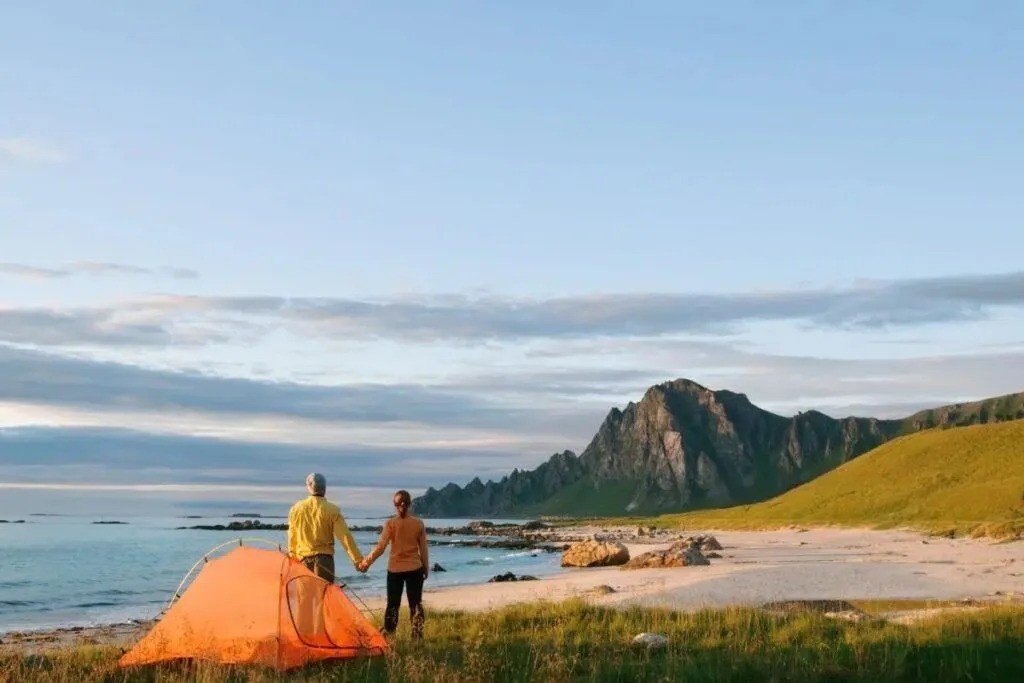 Cheap holiday ideas for couples in a cozy mountain cabin