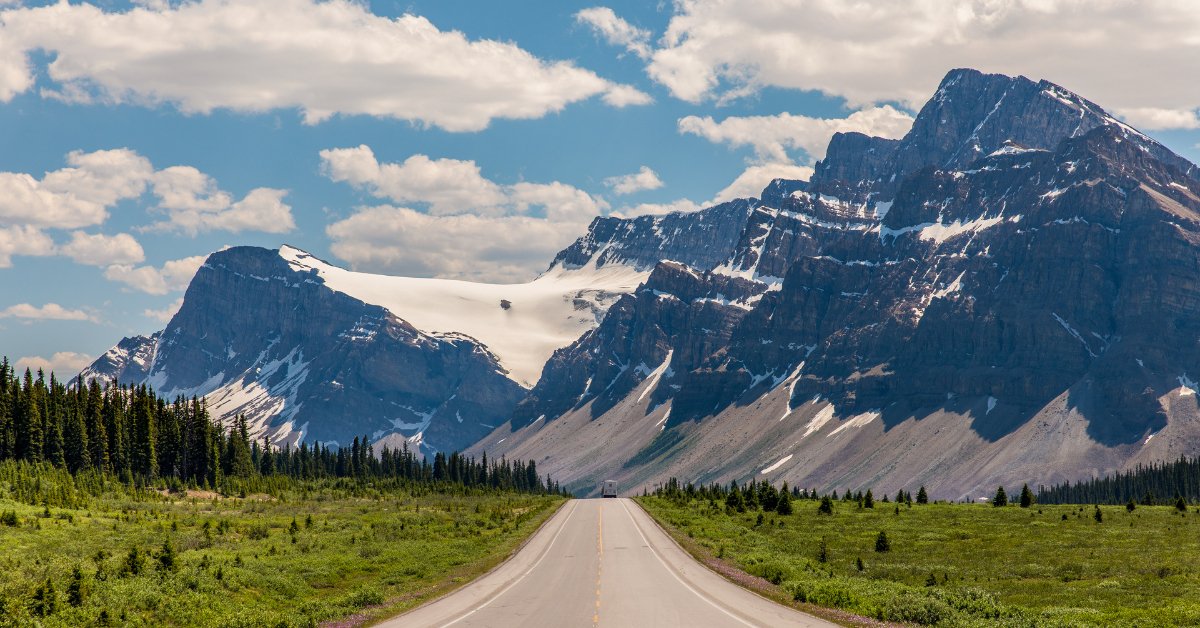 Scenic Icefields Parkway included in Banff travel itinerary road trip
