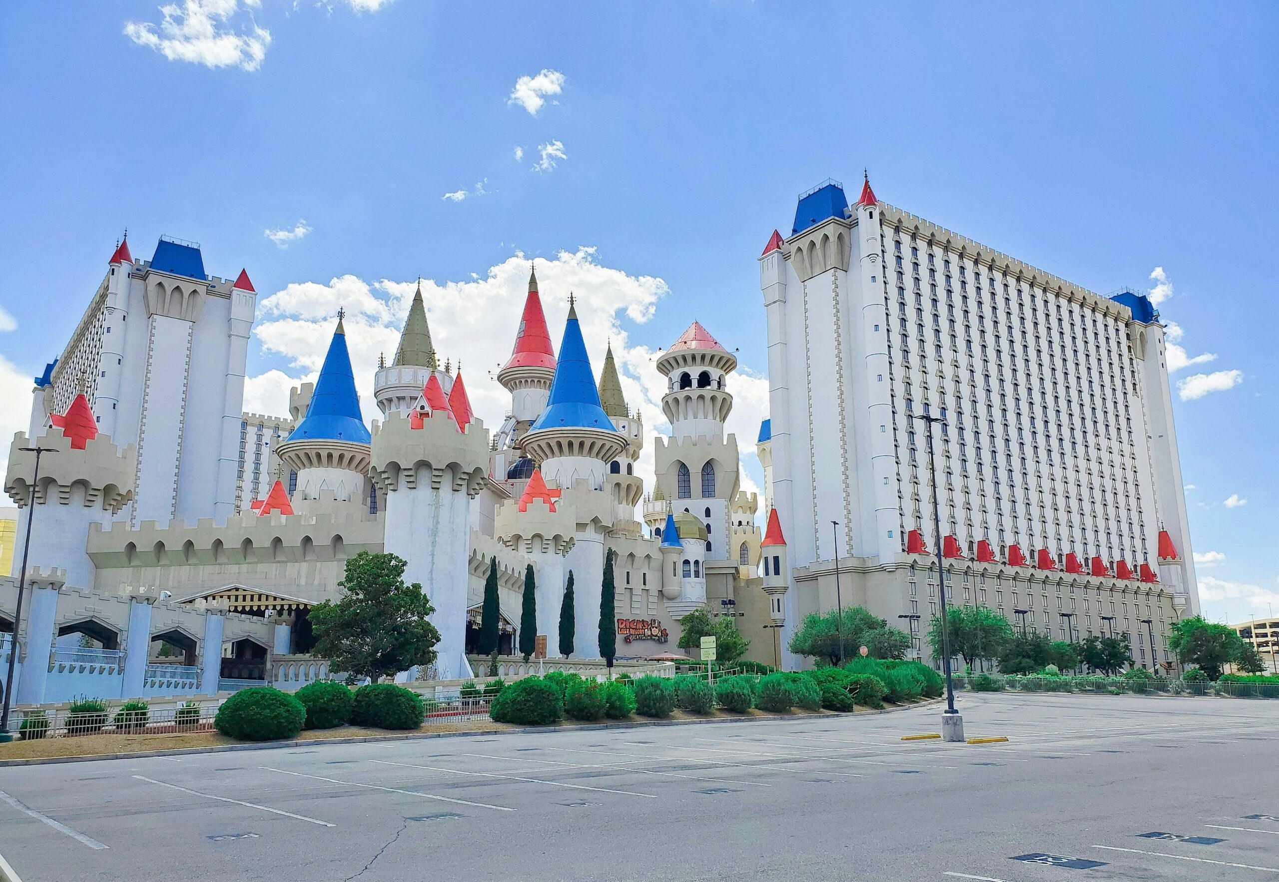 Affordable example of Vegas smoking hotels: Excalibur